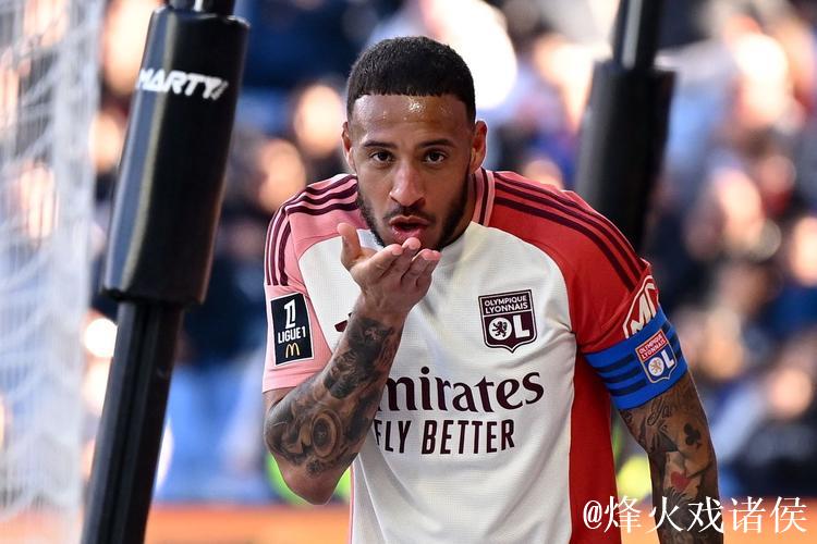 曼联与里昂中场托利索接触,球员愿意考虑转会 曼联与里昂中场托利索接触,球员愿意考虑转会